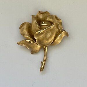 Vintage Signed Crown Trifari Brushed Gold Tone ROSE Brooch Pin Thorns Statement